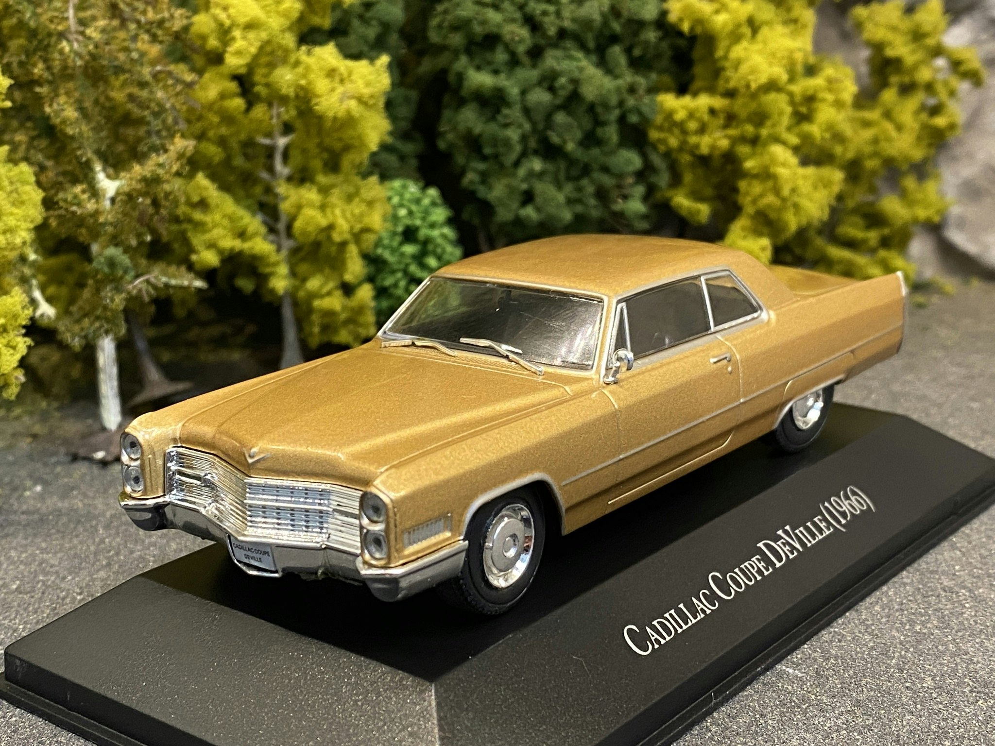 Skala 1/43: Cadillac Coupe DeVille 1966' fr DeAgostini