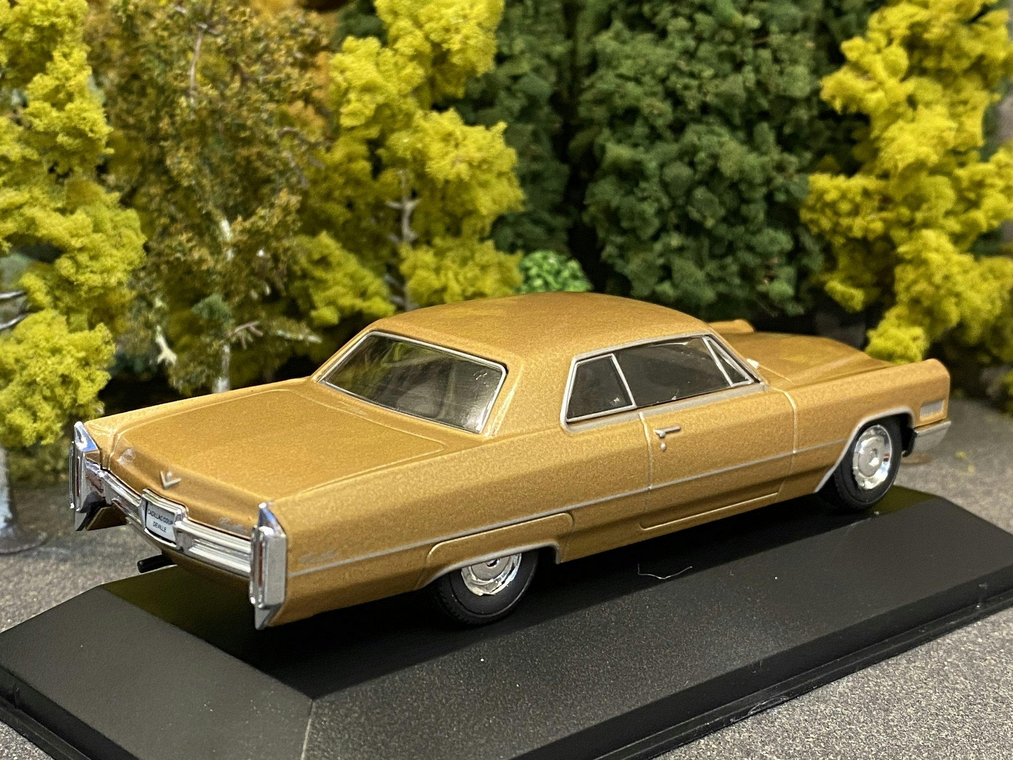 Skala 1/43: Cadillac Coupe DeVille 1966' fr DeAgostini