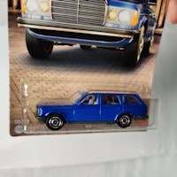 Skala 1/64 MATCHBOX - Germany - Mercedes-Benz W 123