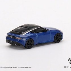 Skala 1/64 452 Nissan Fairlady Z Version ST 2023, Seiran Blue RHD fr MINI GT
