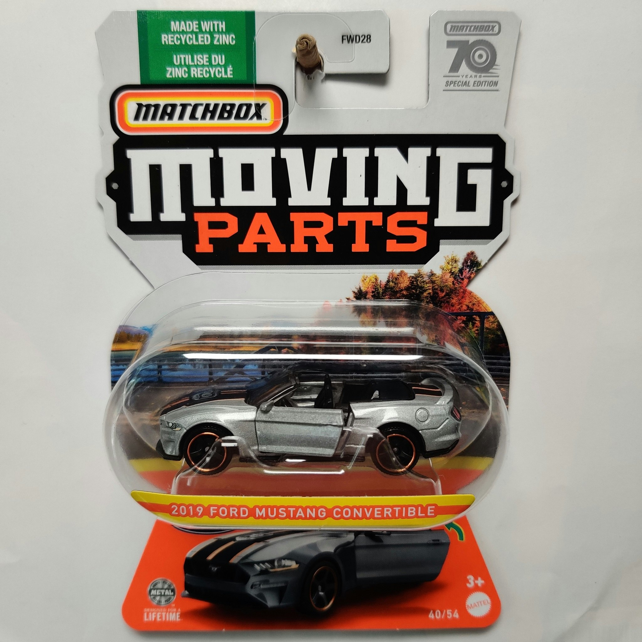 Skala 1/64 Matchbox "Moving parts" - Ford Mustang Convertible 2019