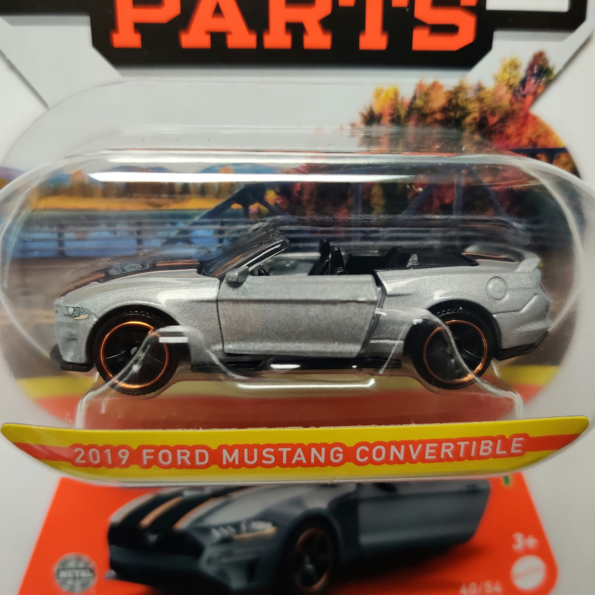 Skala 1/64 Matchbox "Moving parts" - Ford Mustang Convertible 2019