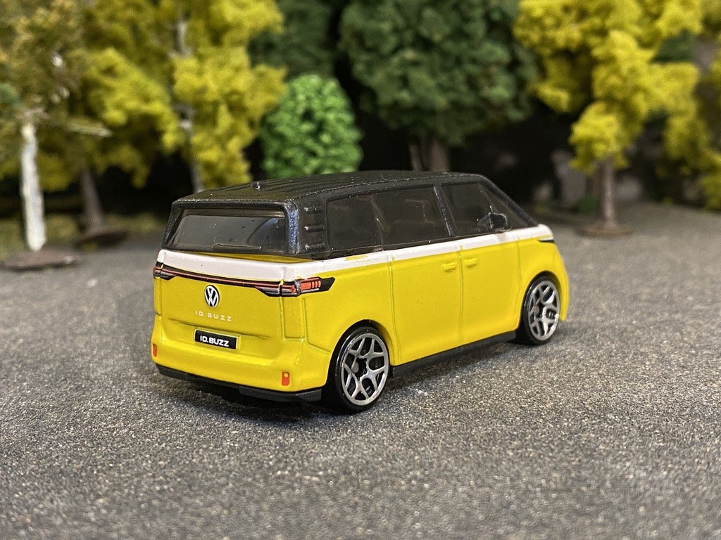 NEW! Skala 1/64, Hot Wheels: Volkswagen ID. Buzz, Yellow/white