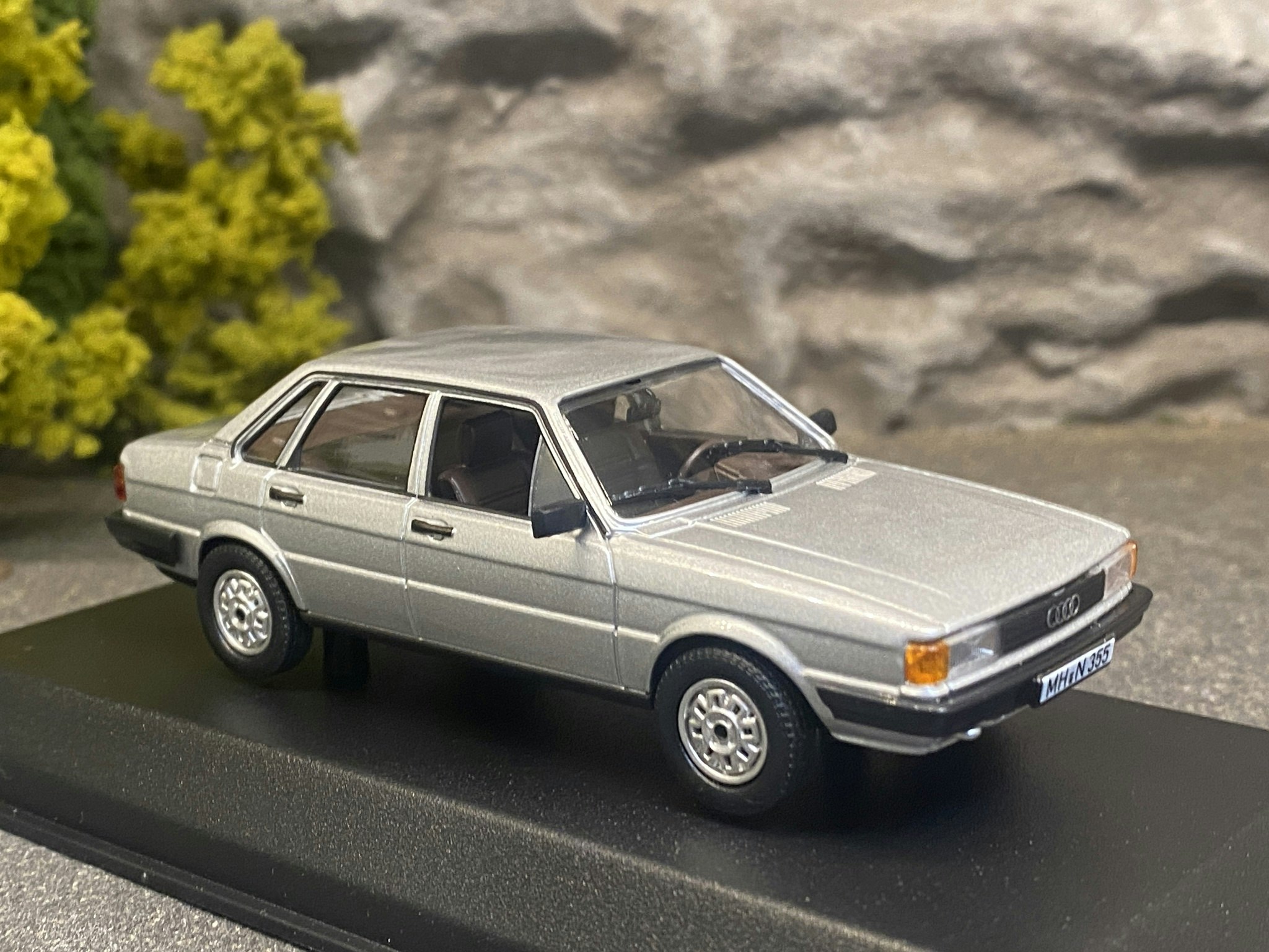 Skala 1/43 - Audi 80 S, 1979, Silver fr Norev