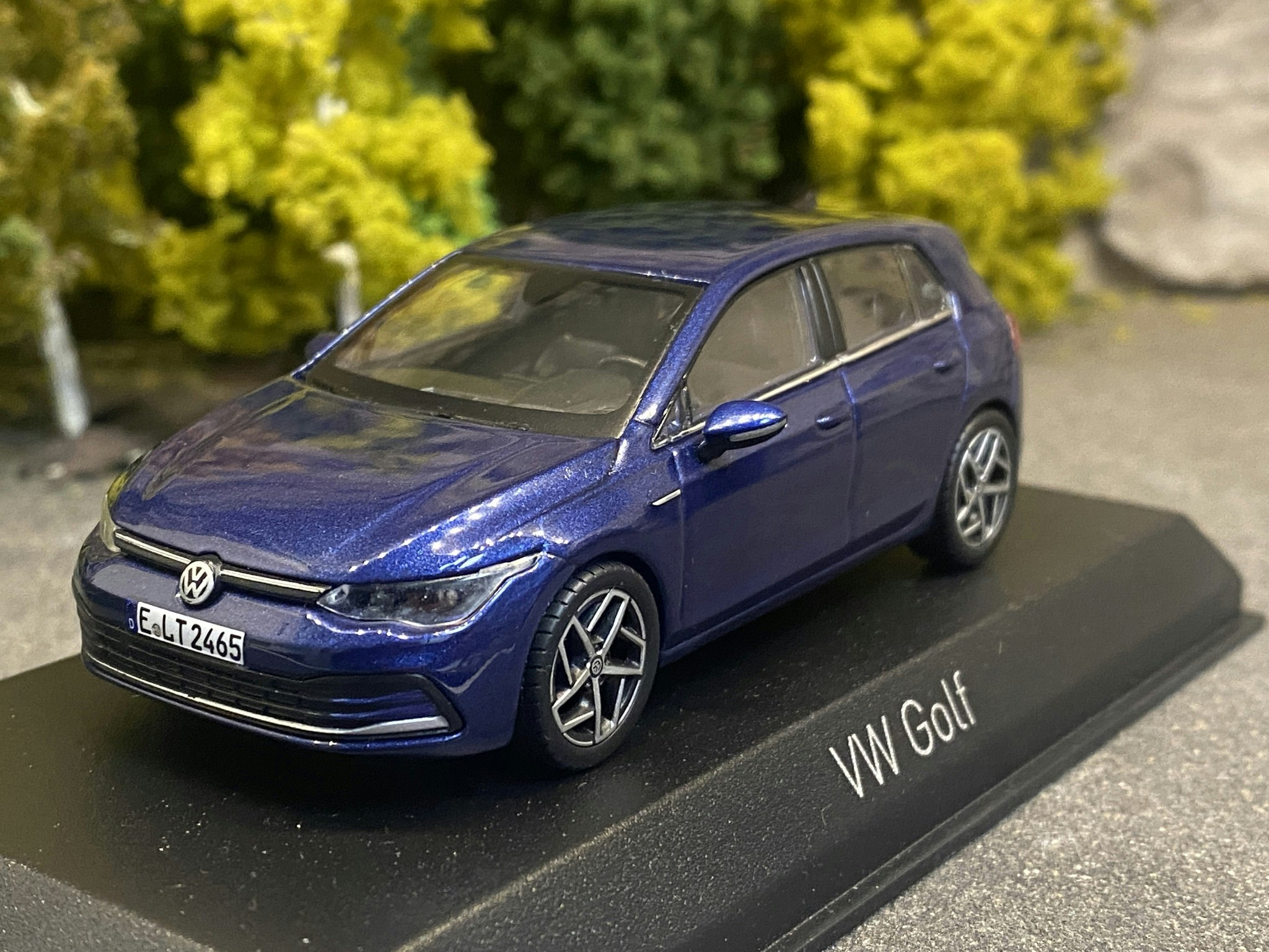 Skala 1/43 - Volkswagen Golf 2020, Blue Metallic fr Norev