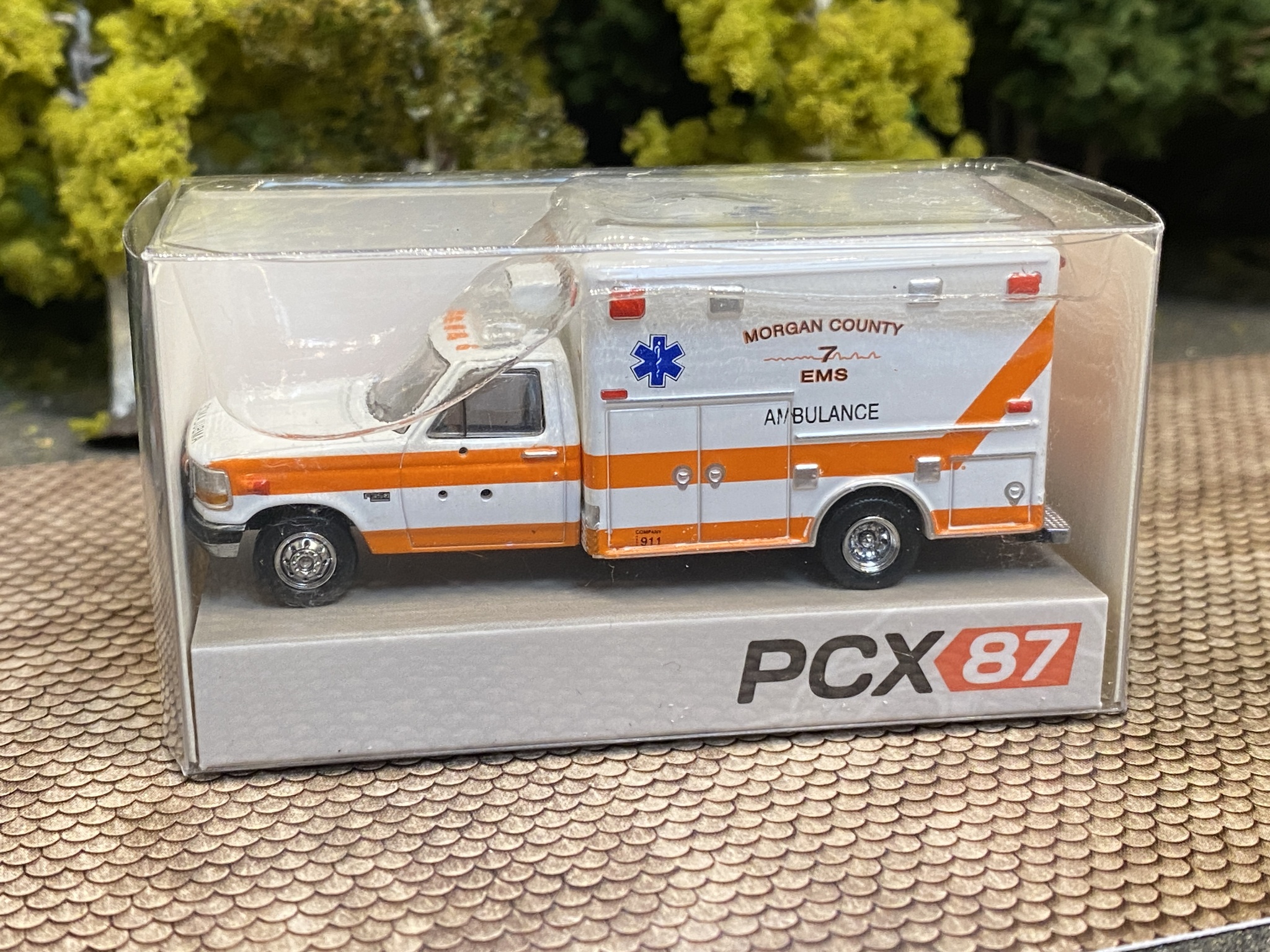 Skala 1/87 H0 - Ford F-350 Horton Ambulance, Morgan County fr PCX87