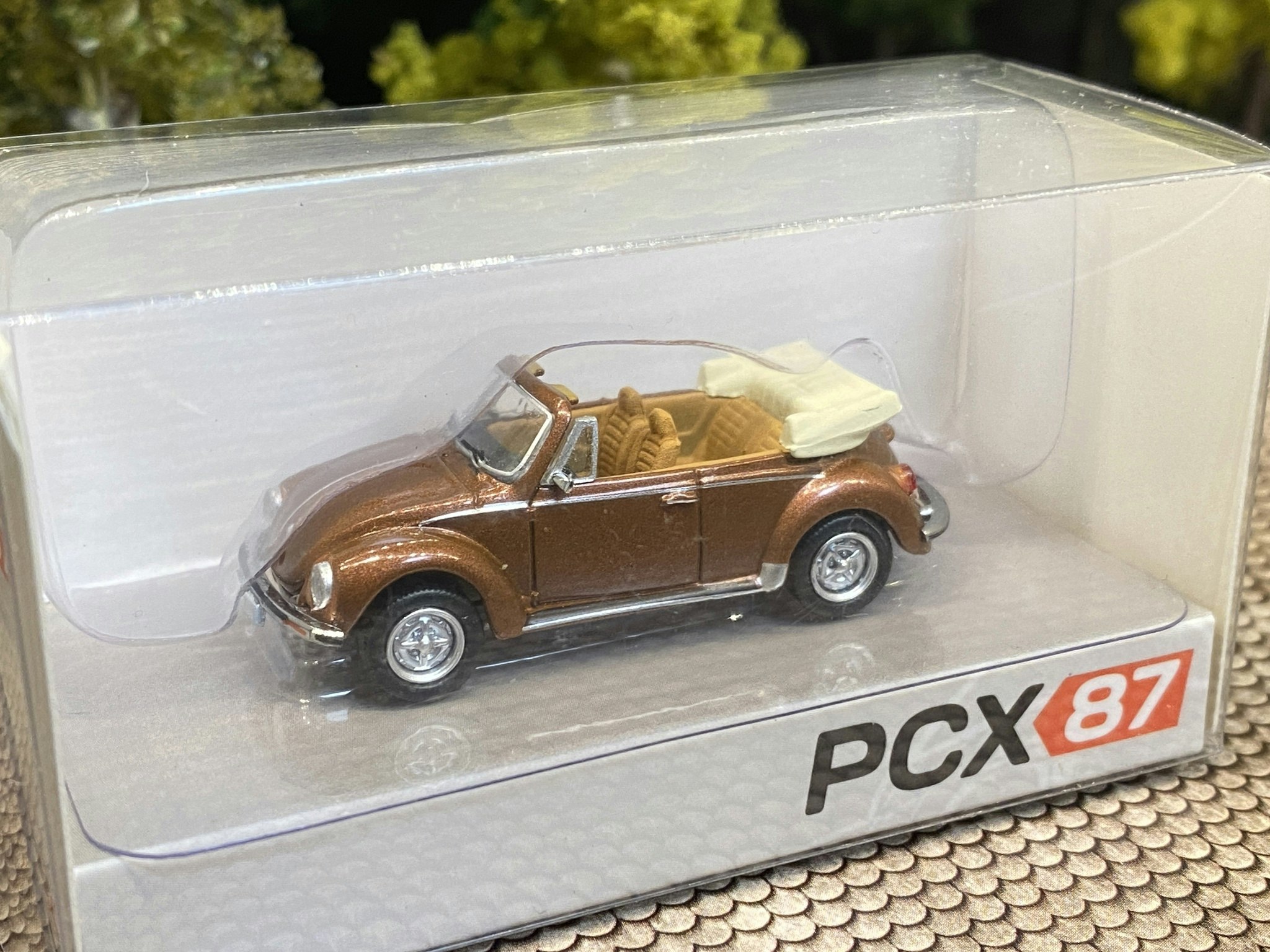 Skala 1/87 - Volkswagen Beetle Cab, Metallic Brown fr PCX87
