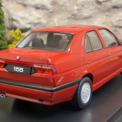 Skala 1/18 Alfa Romeo 155, 1996, red fr Triple9 Collection