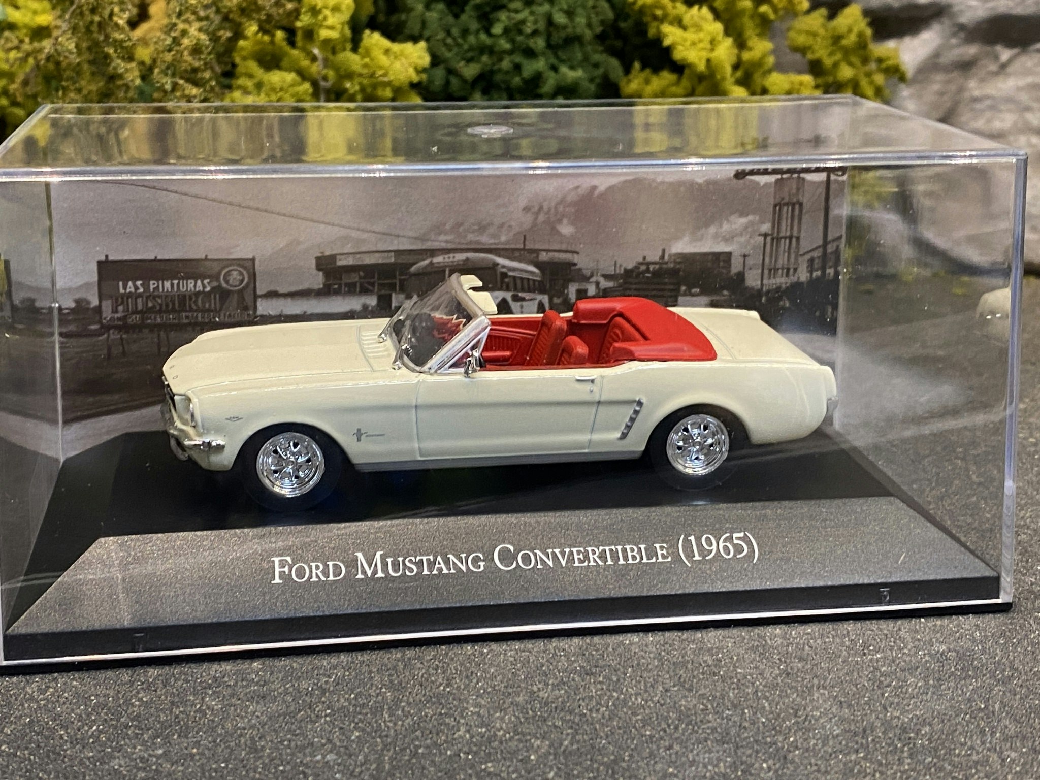 Skala 1/43: Ford Mustang Convertible 65' fr DeAgostini