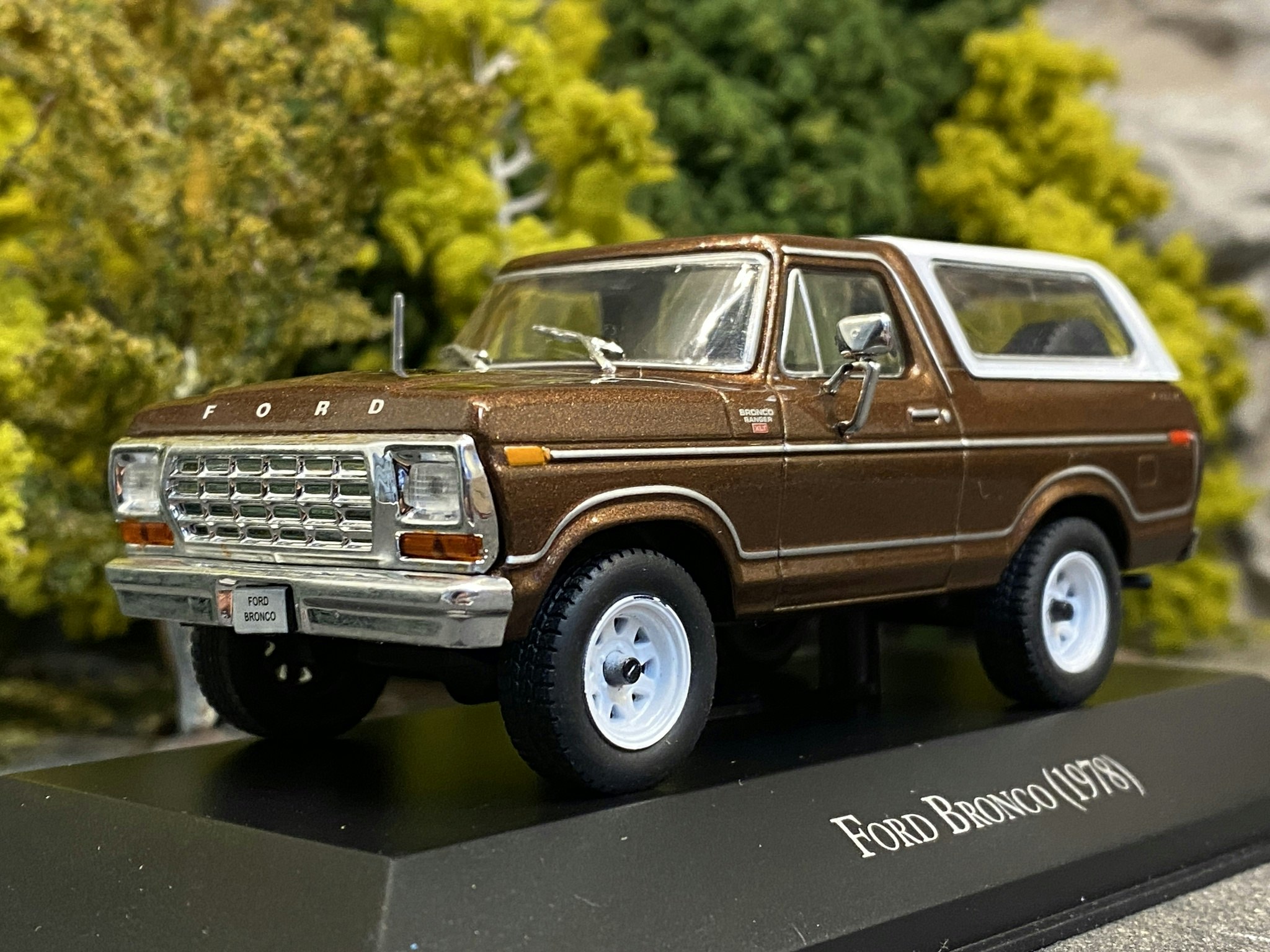 Skala 1/43: Ford Bronco 78' fr DeAgostini