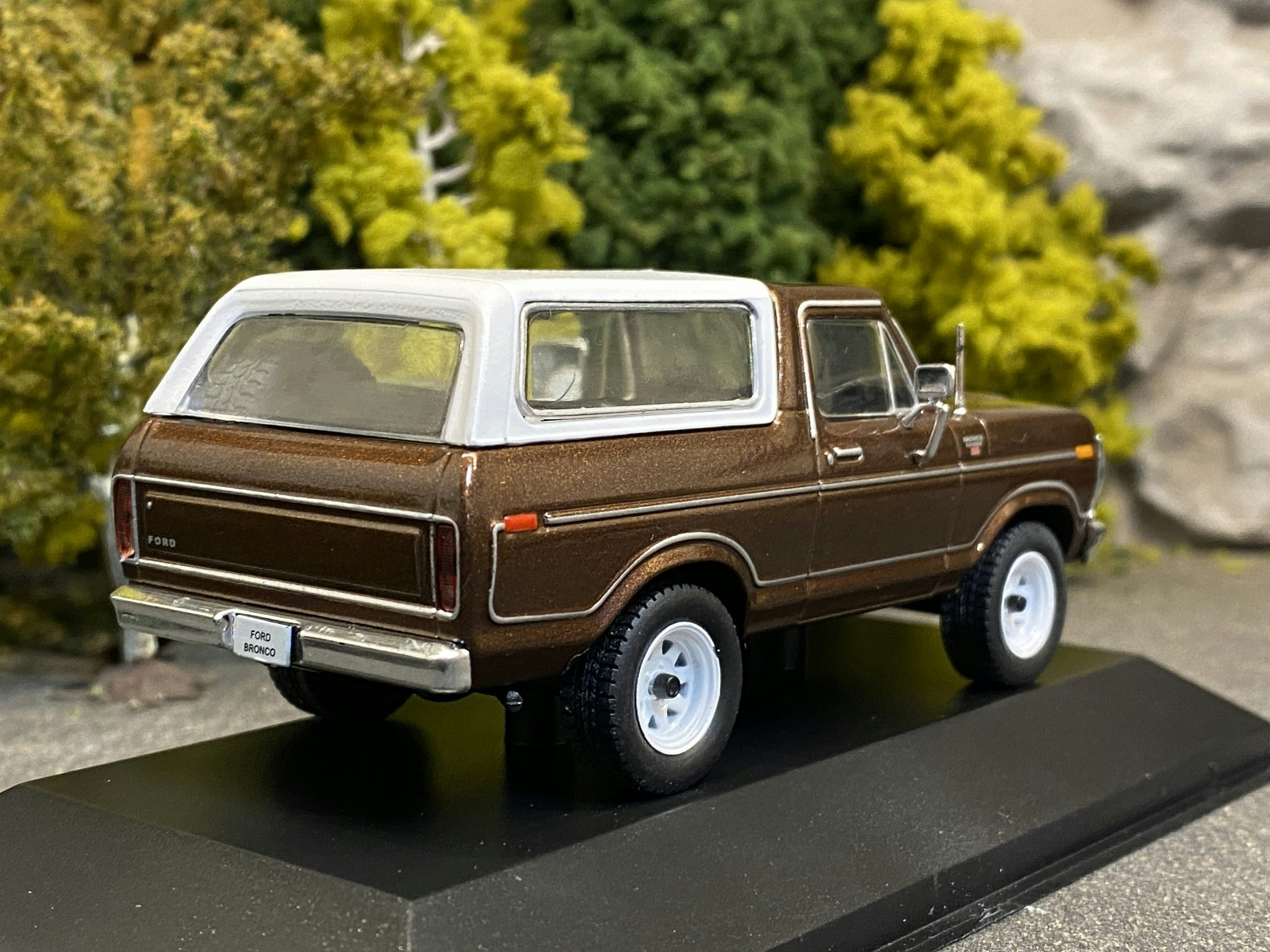Skala 1/43: Ford Bronco 78' fr DeAgostini