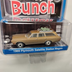 Skala 1/64 Greenlight - Hollywood "The Brady Bunch" Plymouth Satellite Station Wagon 69'