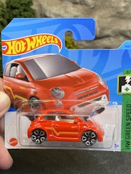Skala 1/64, Hot Wheels "HW GREEN SPEED": Fiat 500e, Red