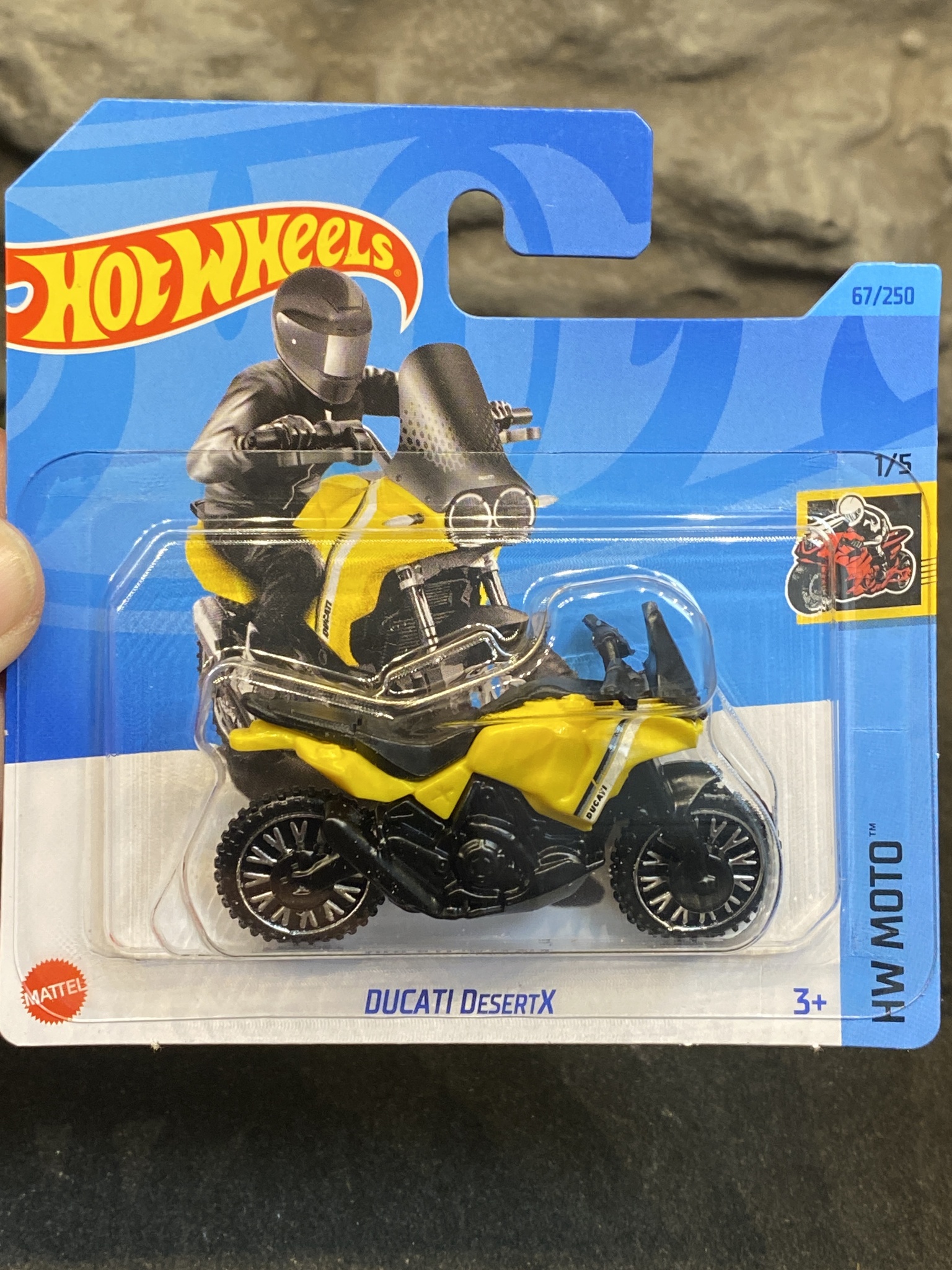 Skala 1/64, Hot Wheels "HW MOTO": Ducati DesertX, Yellow