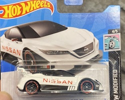 Skala 1/64 Hot Wheels, Nissan Leaf Nismo RC_02, White