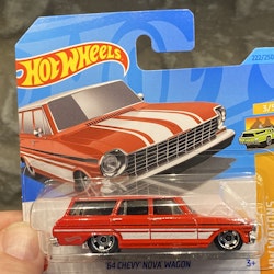 Skala 1/64 Hot Wheels: Chevy Nova Wagon 64', Red