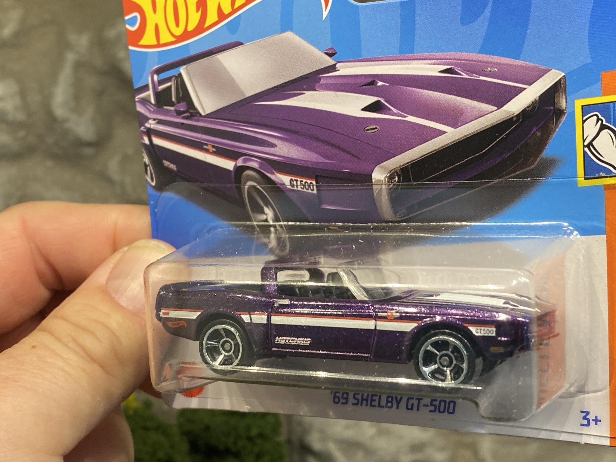 Skala 1/64 Hot Wheels: Shelby GT-500 69', Purple