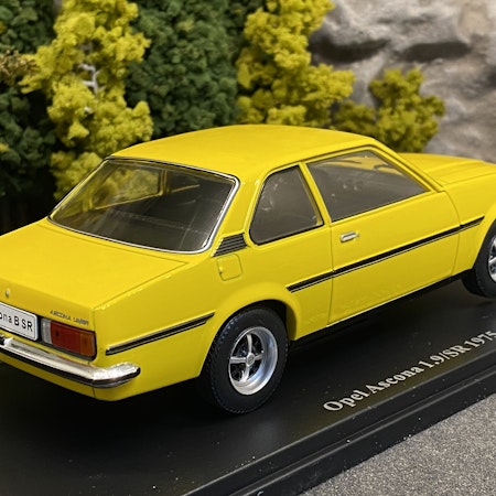 Skala 1/24 Opel Ascona B 1,9 SR 1975' yellow fr Hachette