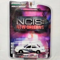 Skala 1/64 Greenlight "NCIS: New Orleans" Ford Crown Victoria Police Interceptor 2006S Ser.39