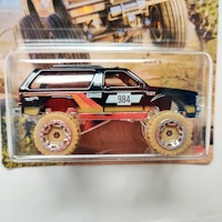 Skala 1/64 Hot Wheels: Chevy Blazer 4x4