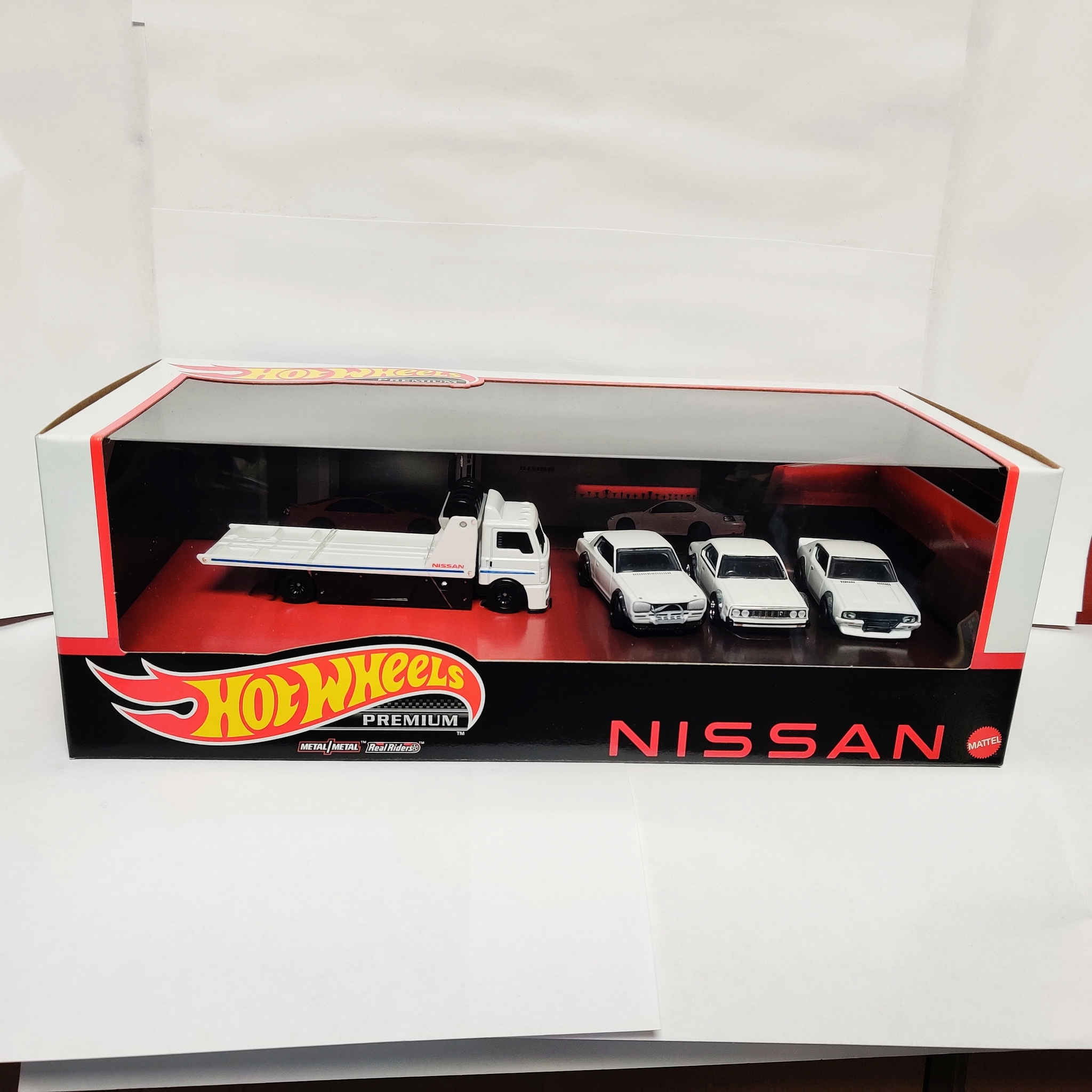 Skala 1/64 Nissan Skyline Premium Set #14 m 3 bilar & lastbil