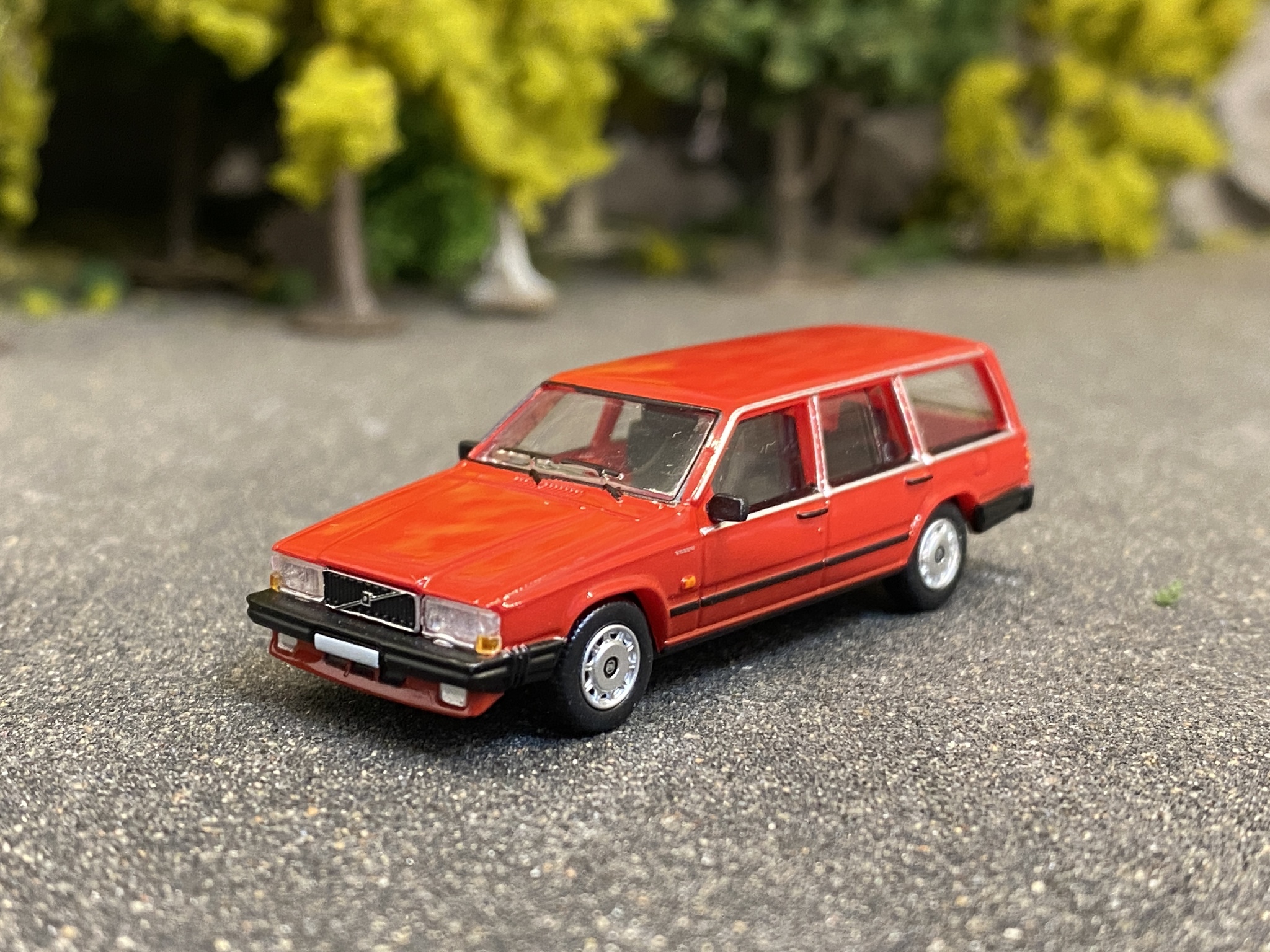 Skala 1/87 - Volvo 740 (745), Red fr PCX87