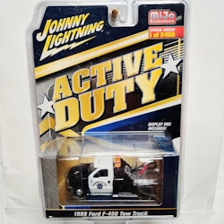 Skala 1/64 Greenlight "Active Duty" Ford F-450 Tow Truck 1999