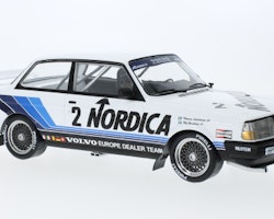 Skala 1/18 VOLVO 240 Turbo #2 Nordica ETCC fr IXO Models
