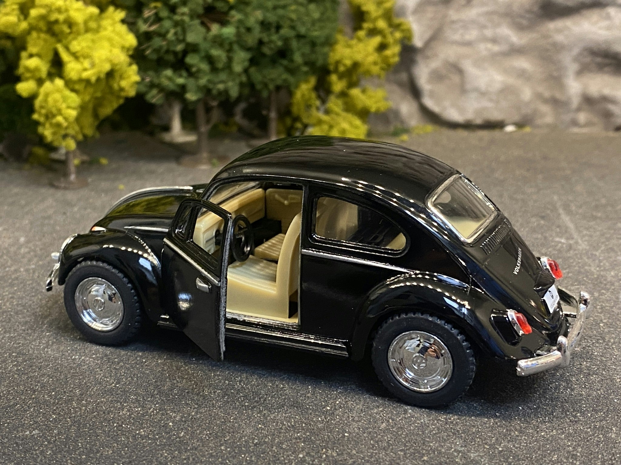 Skala 1/32 Volkswagen Beetle/Bubbla Typ 1 1967' Black fr Kinsmart