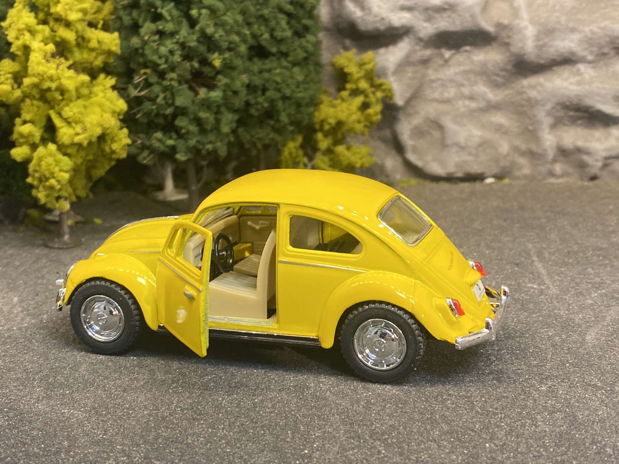 Skala 1/32 Volkswagen Beetle/Bubbla Typ 1 1967' Yellow fr Kinsmart