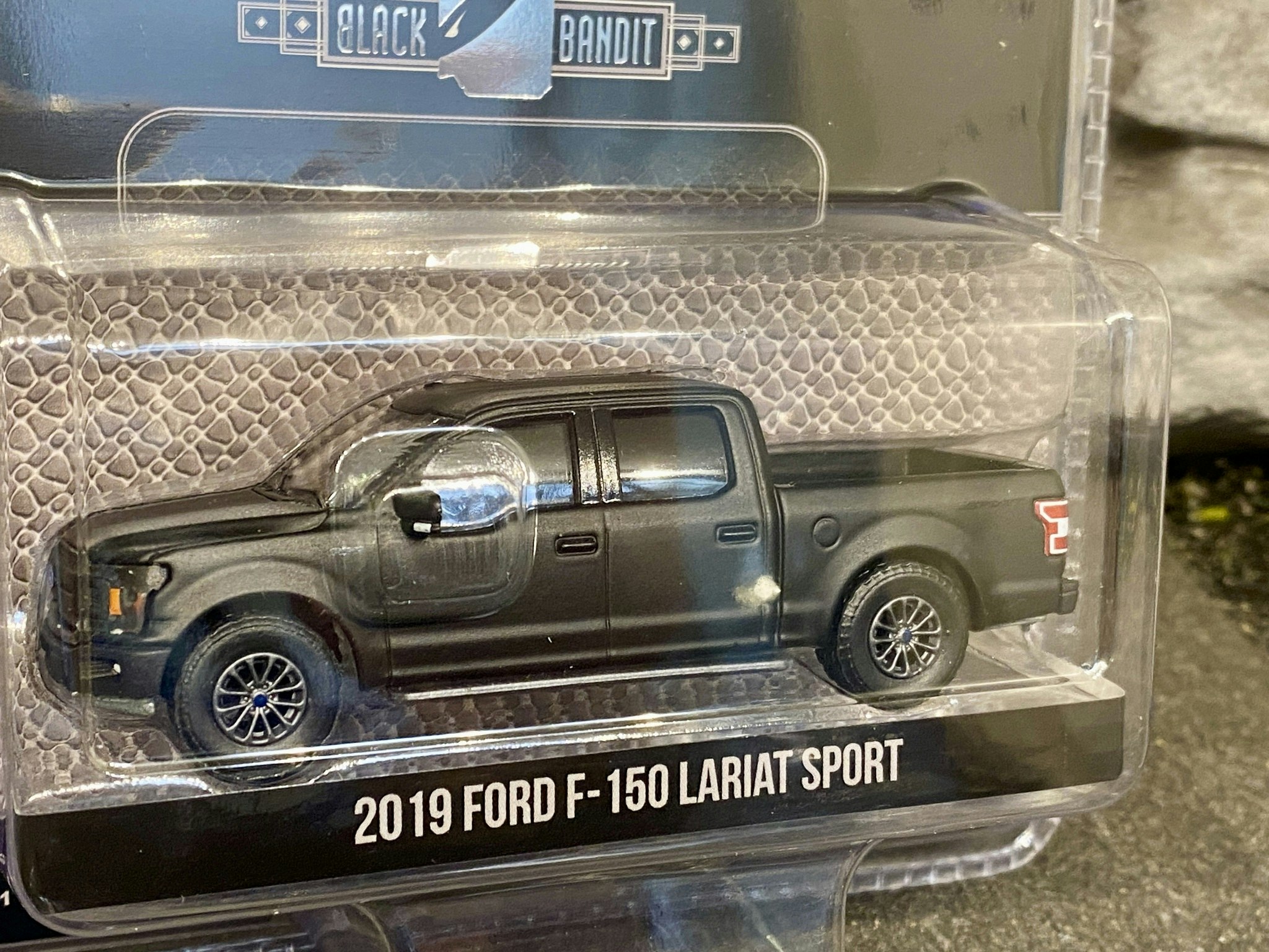 Skala 1/64 Black Bandit fr Greenlight: Ford F-150 Lariat Sport 2019'