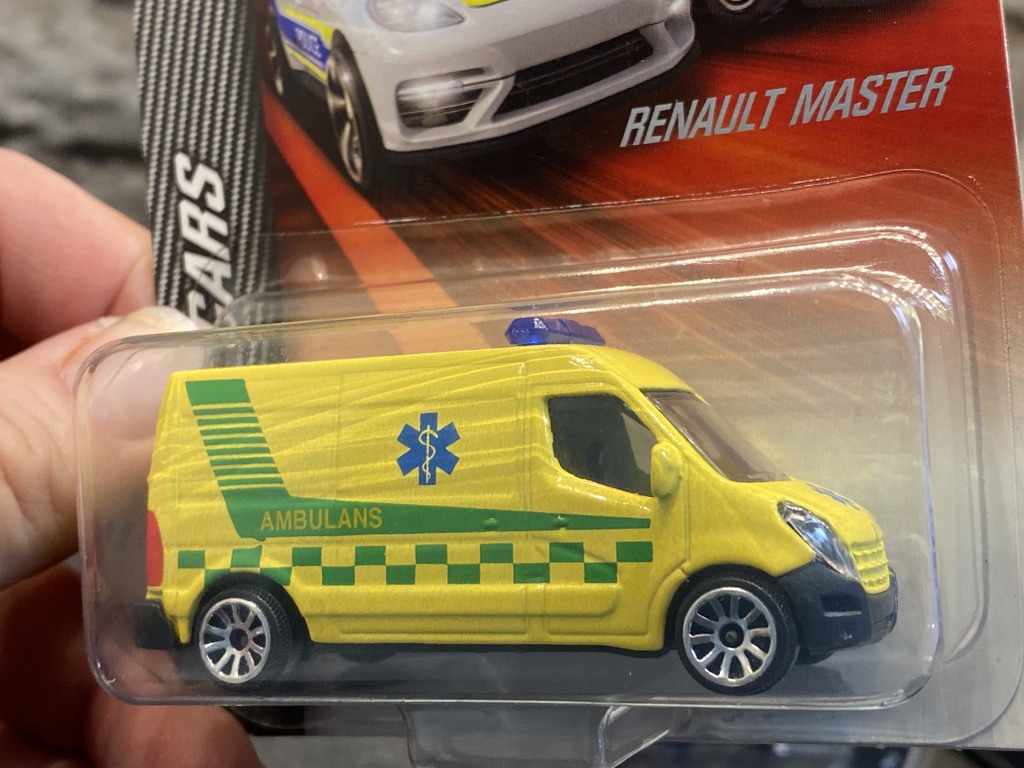 Skala 1/64 fr Majorette: Renault Master, Ambulans "Svensk" Ambulans