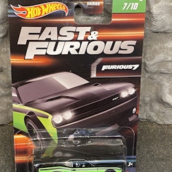 Skala 1/64 Hot Wheels - Fast & Furious: Dodge Challenger Drift Car