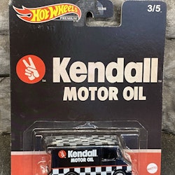 Skala 1/64 Hot Wheels Premium: Combat Medic "Kendall Oil"