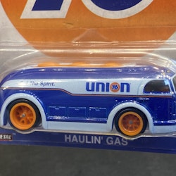 Skala 1/64 Hot Wheels Premium: Haulin Gas "Union"