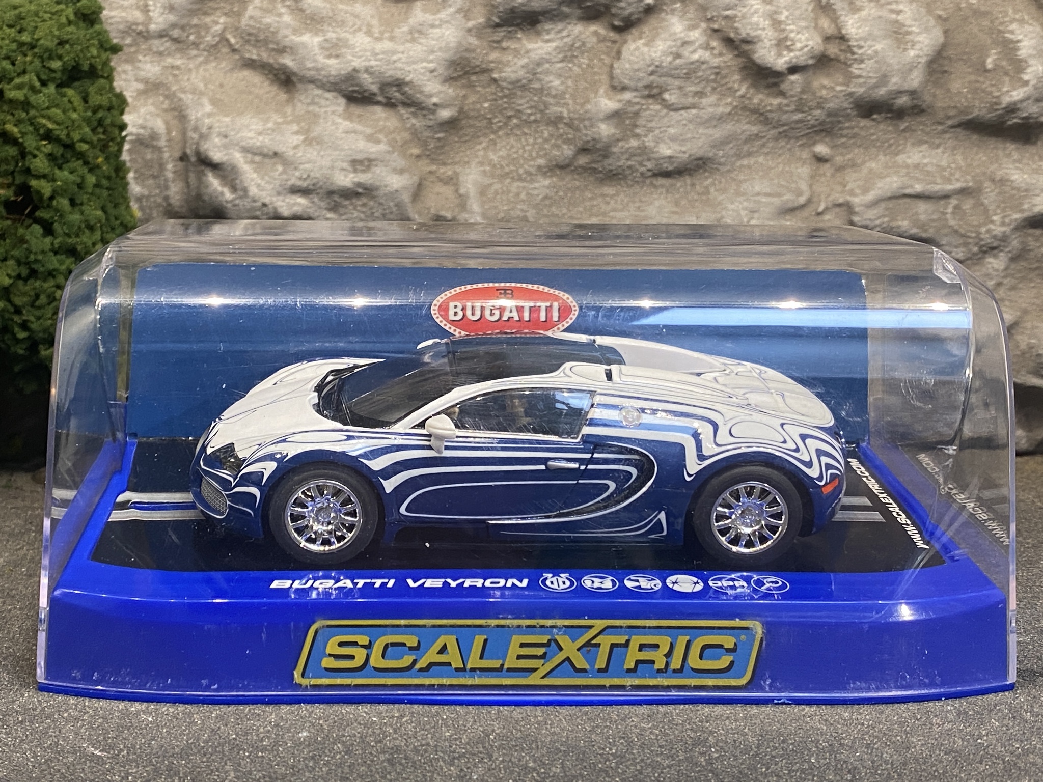 Skala 1/32 Analogue Slotcar: Bugatti Veyron, L'Or Blanc fr Scalextric