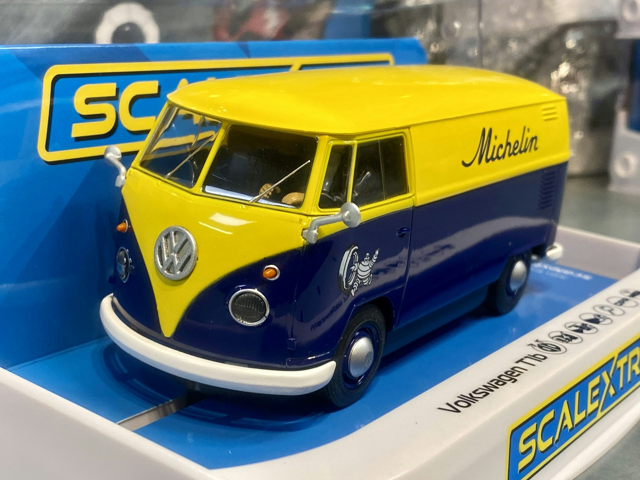 Skala 1/32 Analog Scalextric Slot car: Volkswagen Panel Van T1 b Michelin