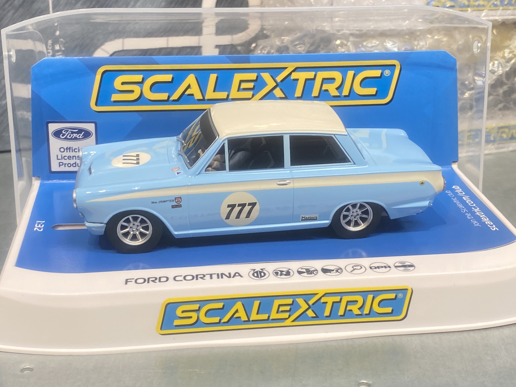 Skala 1/32 Scalextric Slotcar: Ford Cortina #777, Light blue/white