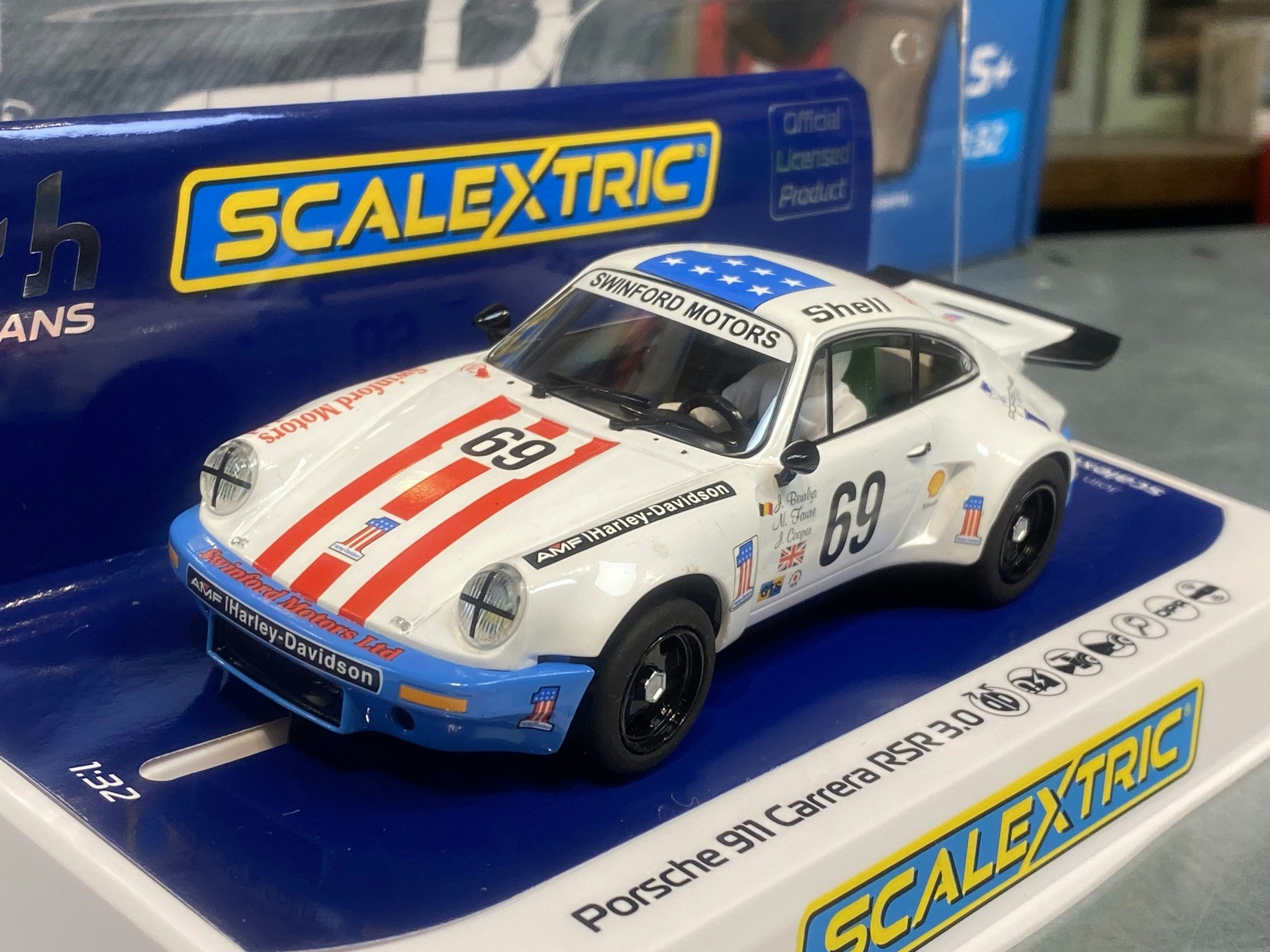 Skala 1/32 Scalextric Slotcar: Porsche 911 Carrera RSR 3,0, Le Mans 75'