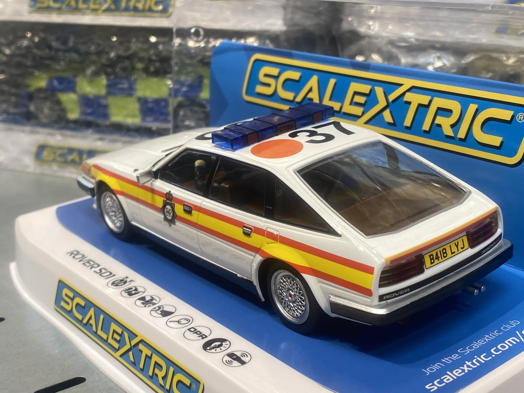 Skala 1/32 Scalextric Slotcar: Rover SD1 - Police Edition