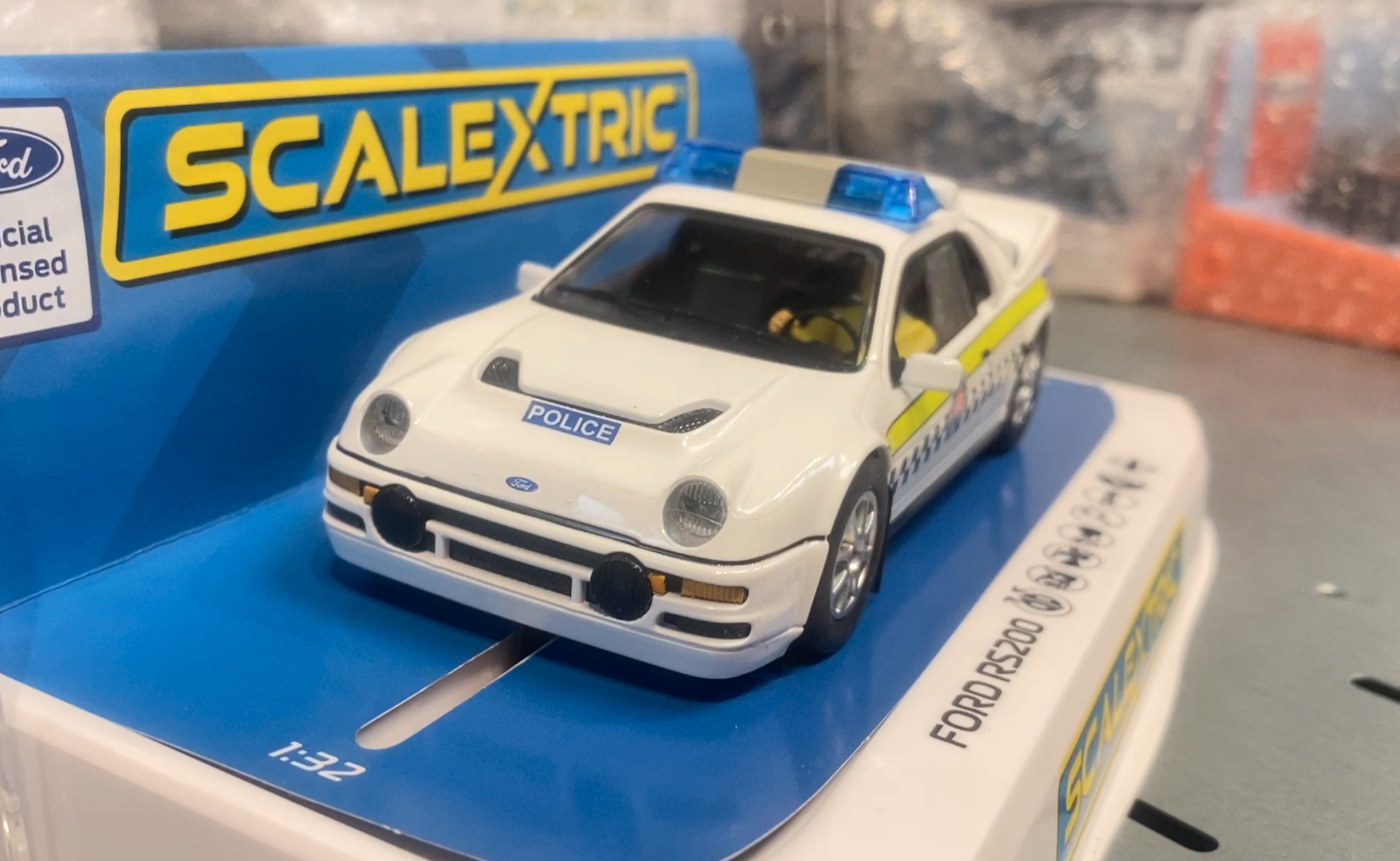 Skala 1/32 Scalextric Slotcar: Ford RS200 - Police Edition