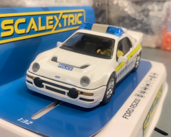 Skala 1/32 Scalextric Slotcar: Ford RS200 - Police Edition