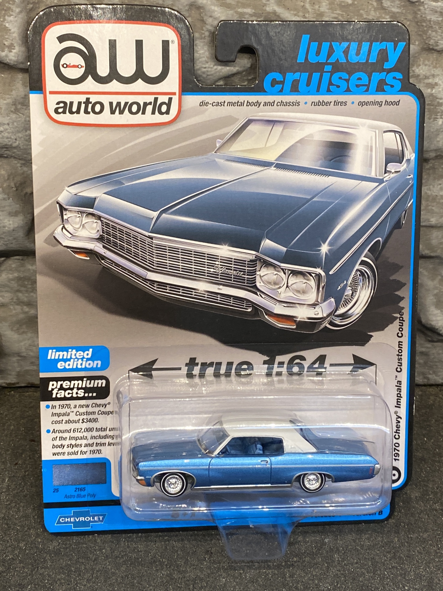 Skala 1/64 AUTO WORLD "Luxury Cruisers" 70' Chevy Impala Custom Coupe Astro blue, Rel.4 Ser.B Lim ed