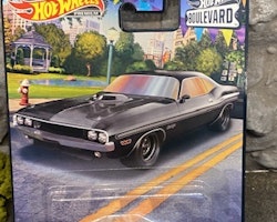 Skala 1/64 Hot Wheels Premium, Boulevard: 70' Dodge Hemi Challenger