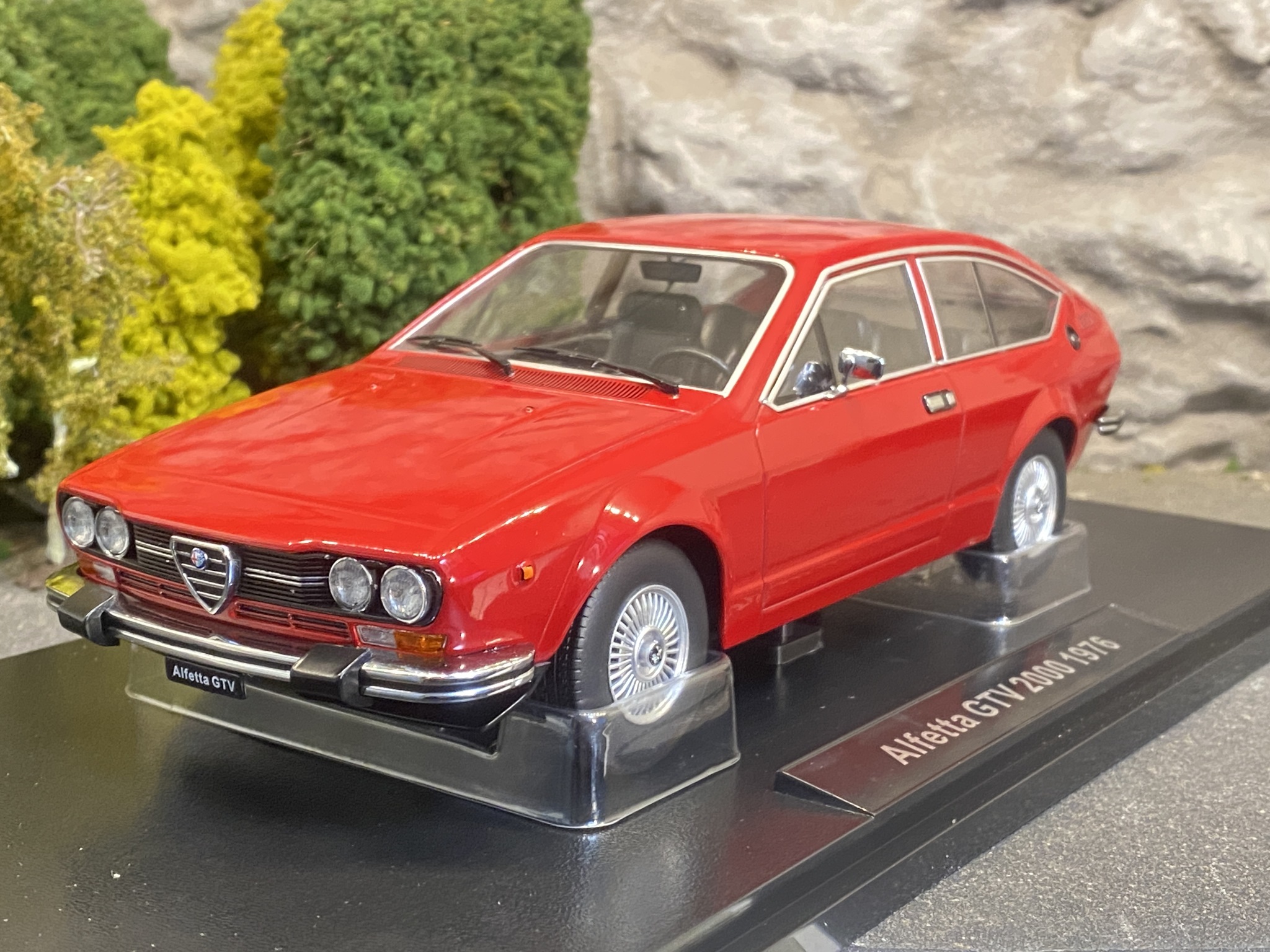 Skala 1/18 Alfa Romeo Alfetta GTV 2000, 1976 fr KK-Scale