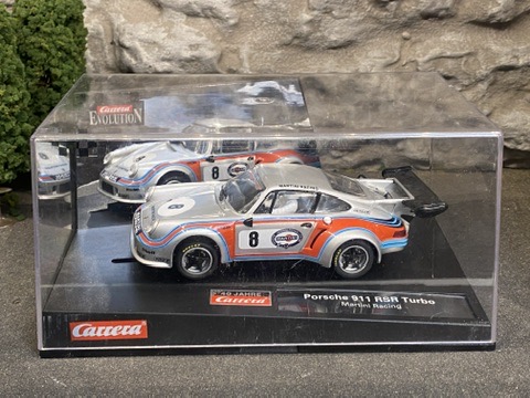 Skala 1/32 An. Slot car fr Carrera: Porsche 911 RSR Turbo - Martini Racing #8