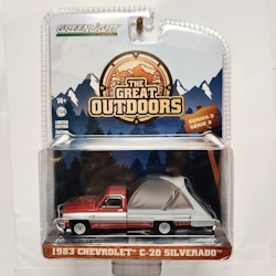 Skala 1/64 Greenlight "The Great Outdoors" 1983 Chevrolet C-20 Silverado