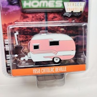Skala 1/64 Greenlight "Hitched Homes" 1958 Catolac Deville S14