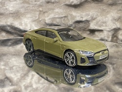 Skala 1/43 Audi RS e-tron GT, Dark Olive Green, 2022 fr Bburago