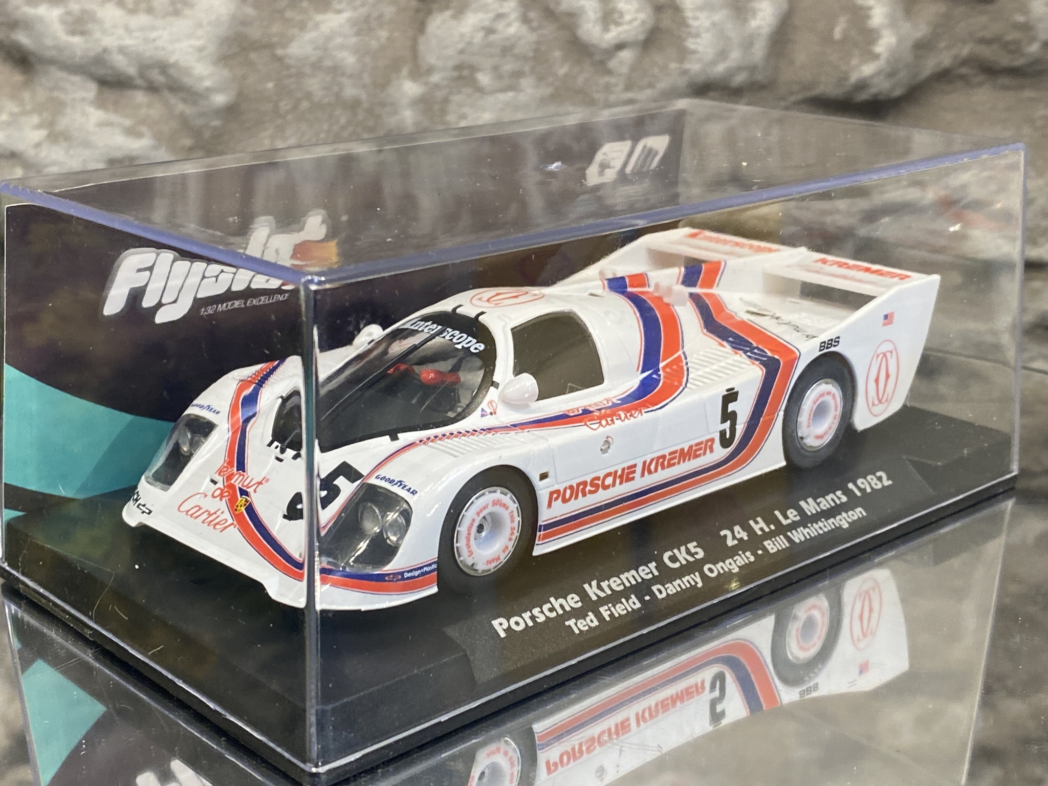 Scale 1/32 Analogue FLY slotcar: Porsche Kremer CK5 24H Le Mans 82' #5